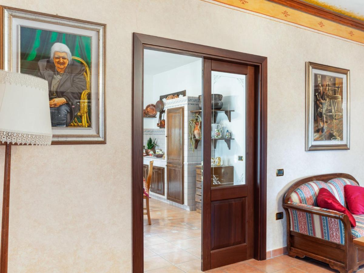 Belvilla By Oyo Villa In Tagliacozzo Bagian luar foto
