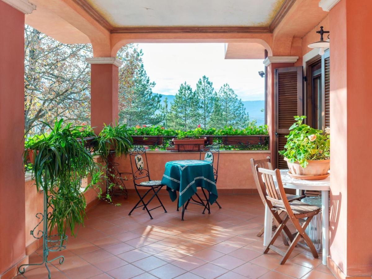 Belvilla By Oyo Villa In Tagliacozzo Bagian luar foto
