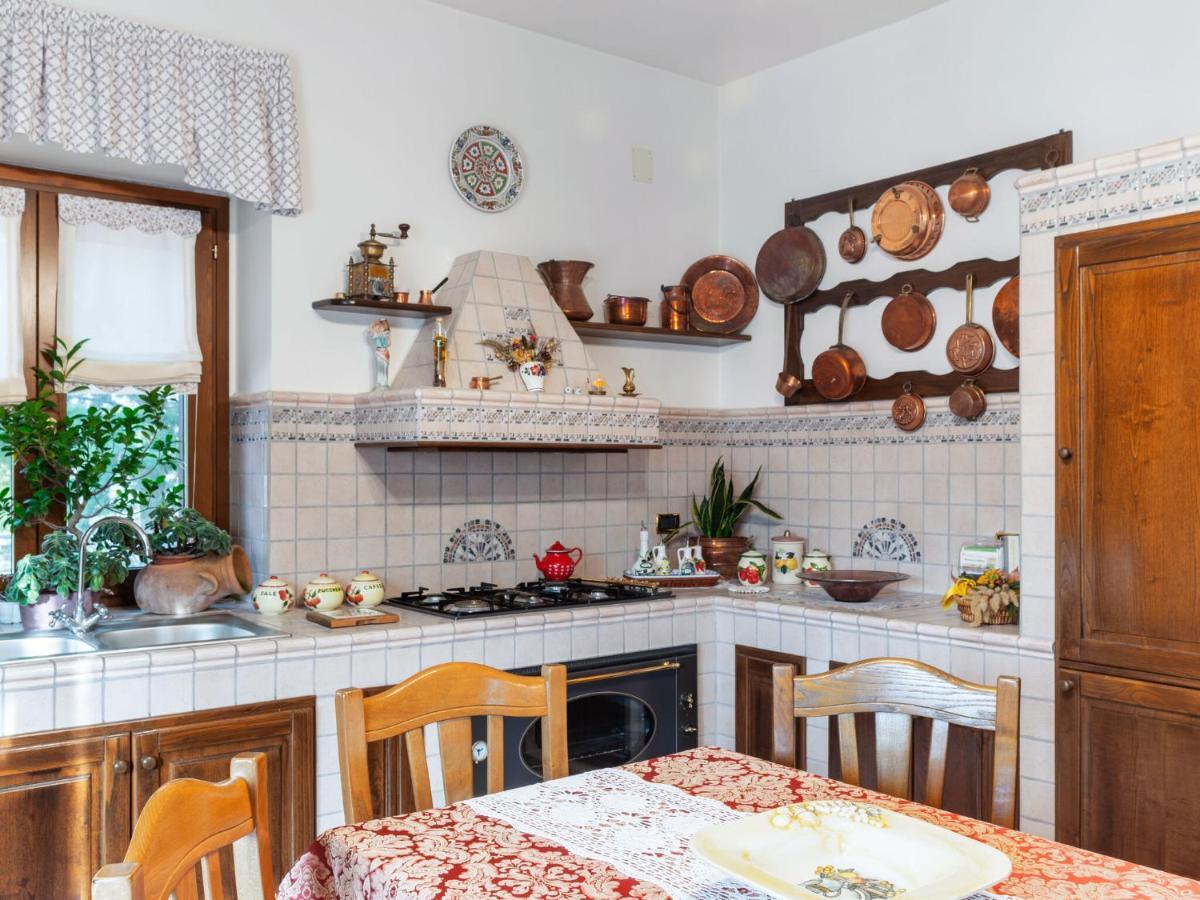 Belvilla By Oyo Villa In Tagliacozzo Bagian luar foto