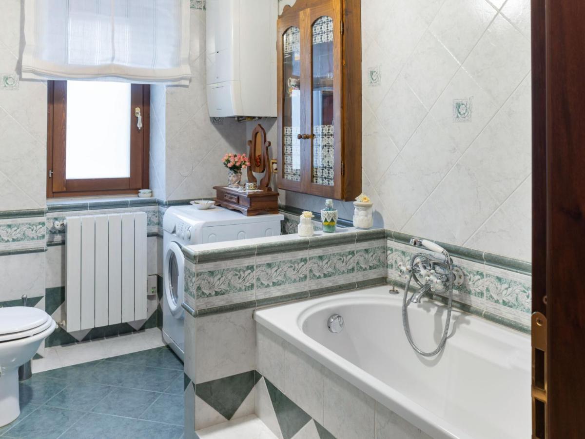Belvilla By Oyo Villa In Tagliacozzo Bagian luar foto